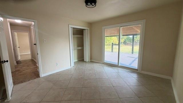 Building Photo - 13980 Red Wood Cir N