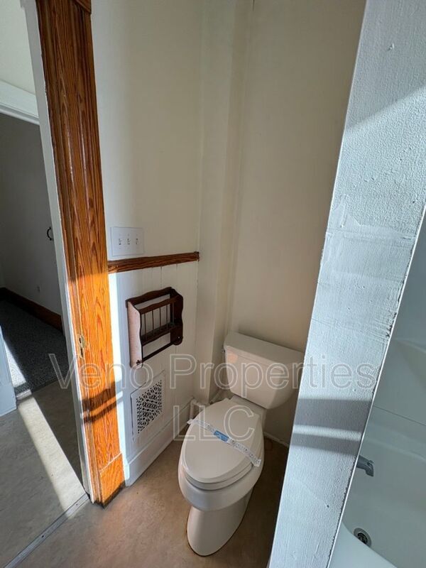 Building Photo - 109 Third Street