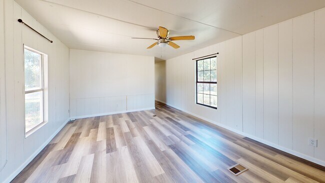 Living Room - 802 Peach St