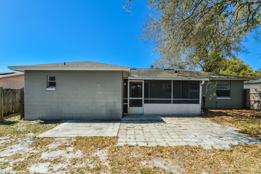 Building Photo - 1301 Baranova Rd