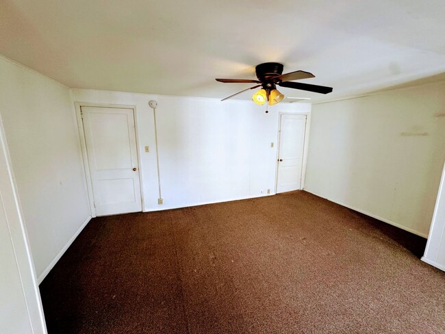 Building Photo - 3BR/2BA Spacious Manayunk Apt with Washer/...