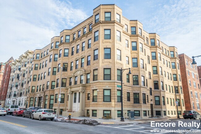 Building Photo - 54 Fenway