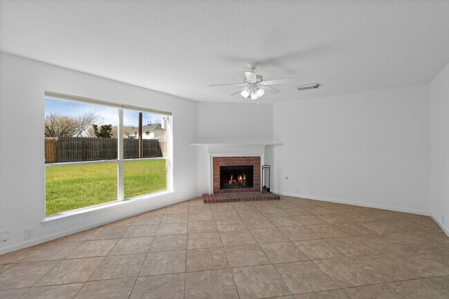 Building Photo - 3139 Silver Cedar Trail