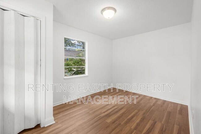 Building Photo - 3353 Jefferson Ave SW