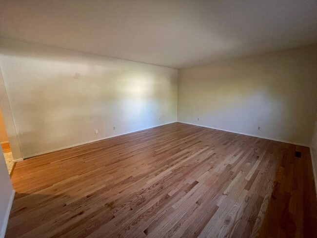 Building Photo - Lovely Santa Rosa 3 bedroom 3 bathroom Hom...