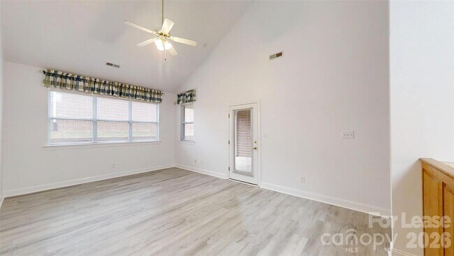 Building Photo - 6299 Pansy Trl