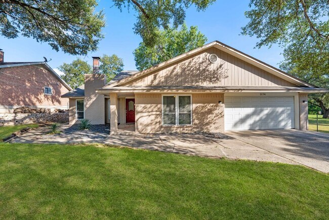 Building Photo - Charming 3-Bed Home with Fireplace & Garage in New Braunfels – 1,505 Sq Ft of Comfort