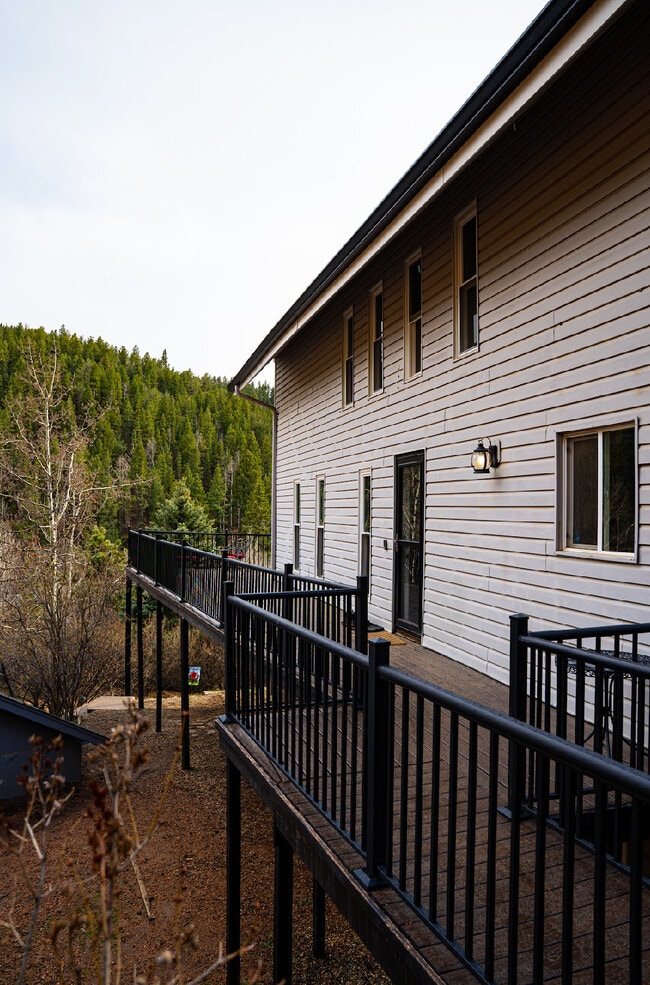 Building Photo - 2033 Rampart Range Rd