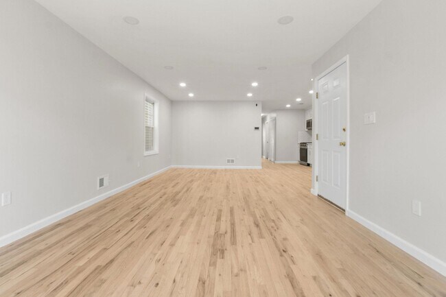 Building Photo - 45 Jewett Ave