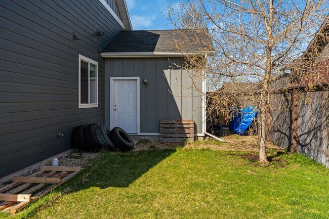 Building Photo - 1604 Drummond Blvd