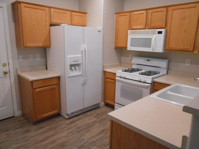 Building Photo - Spacious Home 2 Story Home in Black Mountain