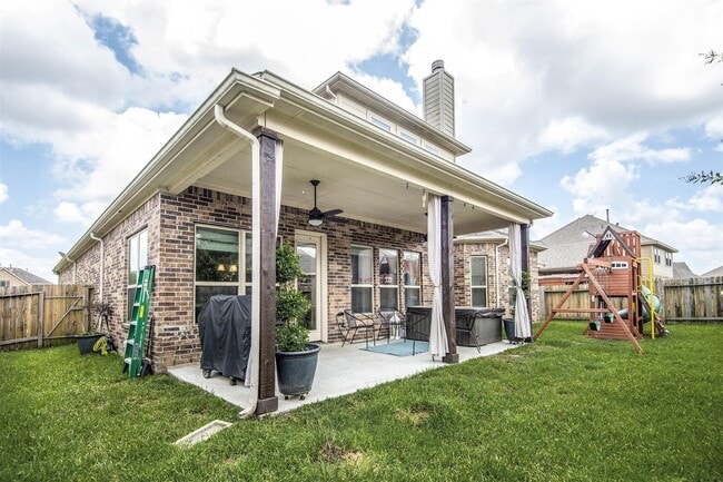 Building Photo - 321 Westwood Dr