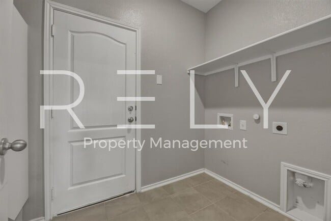 Building Photo - 140 Katie Elder Dr