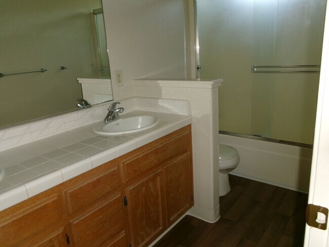 Building Photo - 218 Idlewild Dr