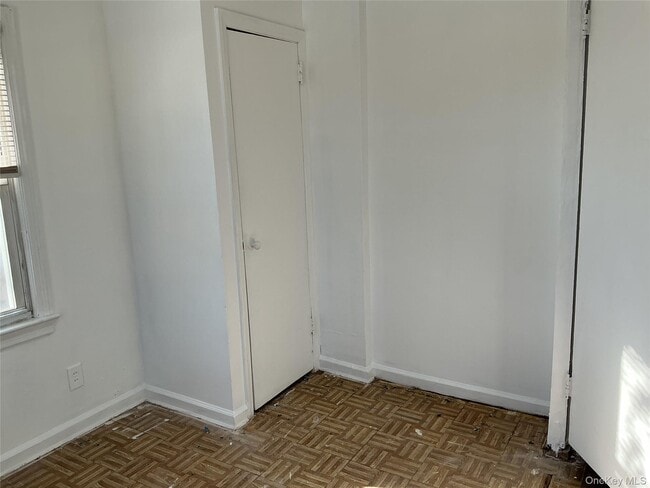 Building Photo - 334 Doris Ave