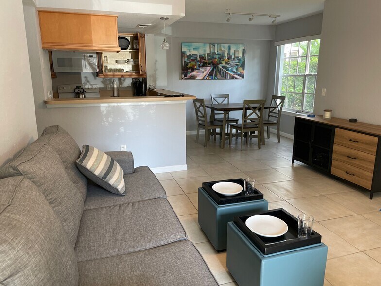 Livingroom - 850 S Tamiami Trl