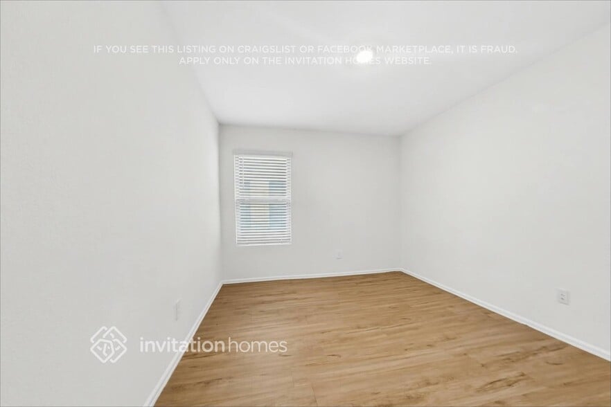 Building Photo - 24026 Laurel Farms Dr
