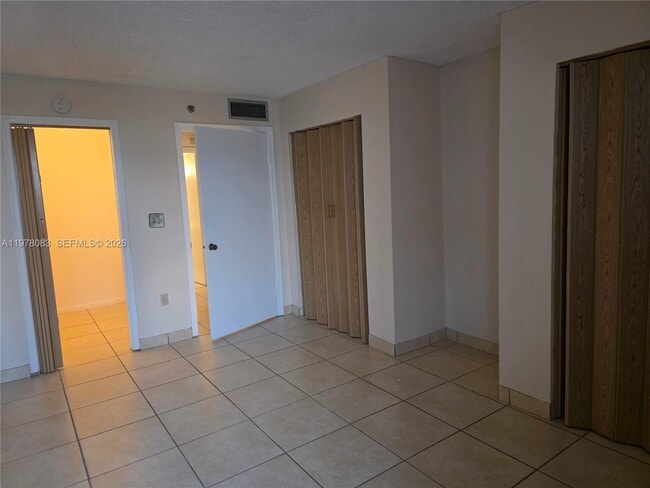 Building Photo - 9688 Fontainebleau Blvd