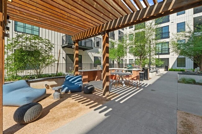 Building Photo - 4315 S Congress Ave