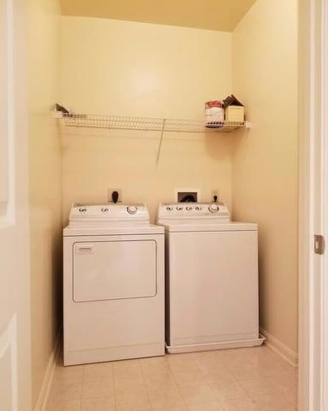 Building Photo - 2665 Prosperity Ave