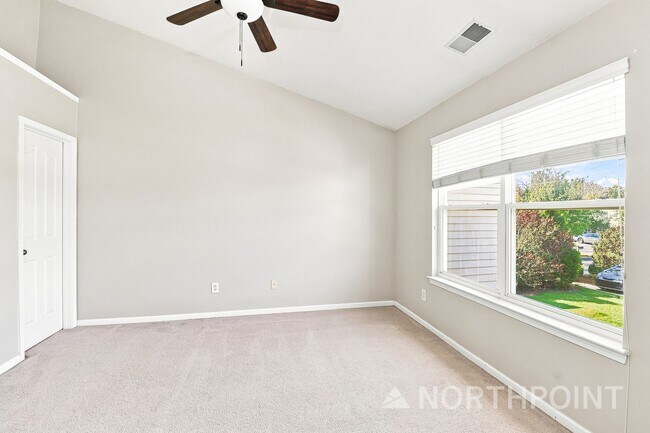 Building Photo - 9311 Greenheather Dr