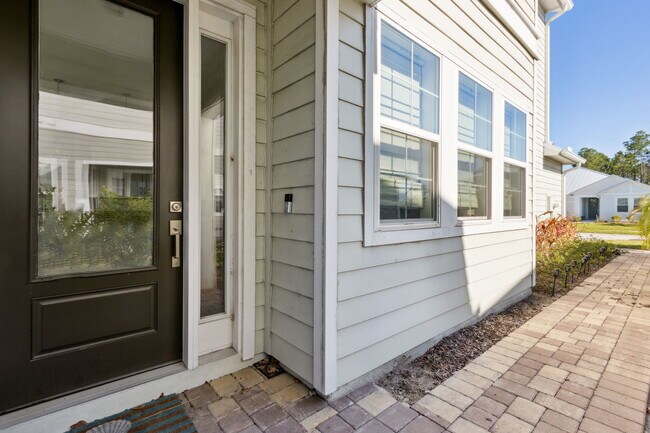 Building Photo - 401 Marquesa Cir