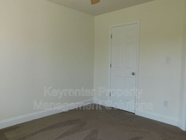 Building Photo - 42 Enchanted View Cir