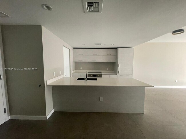 Building Photo - 1300 S Miami Ave