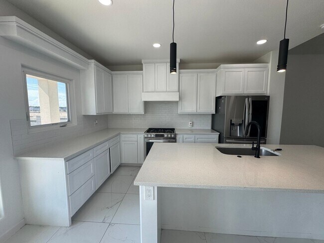 Building Photo - 1504 Ocaso Dr