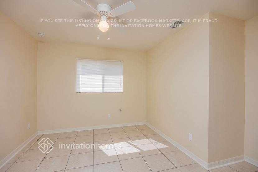 Building Photo - 867 Bedford Dr