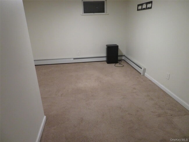 Building Photo - 17 Chimney Ln