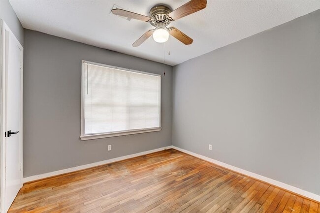 Building Photo - 8623 Norton Dr