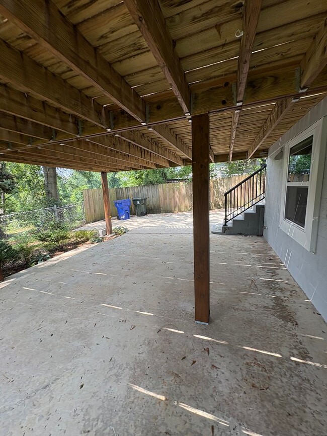 Building Photo - 3 Bedroom 2 Bath Home in Greenville