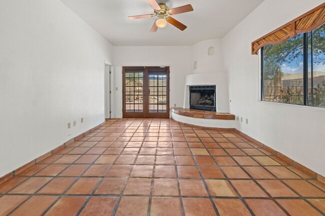 Building Photo - Beautiful Santa Fe Home on Large Corner Lot!