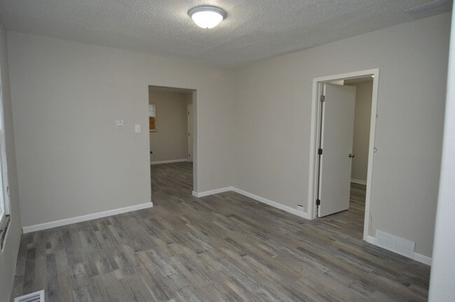 Building Photo - Fully remodeled 3 bedroom 2 bath near downtown and Greenway!