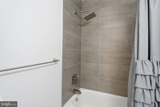 Building Photo - 272 Hudson Ct