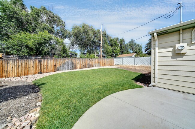 Building Photo - 318 Maplewood Dr