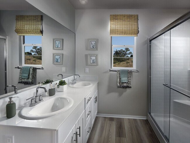 Building Photo - Beautiful 3 bedroom end unit in the heart of Rancho Mission Viejo