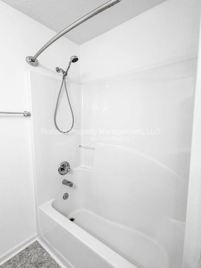 Building Photo - 75 Pearl Chambers Dr