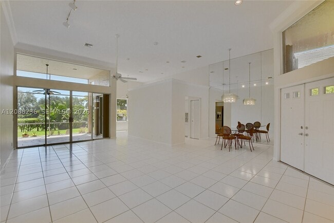 Building Photo - 11622 Creekside Dr