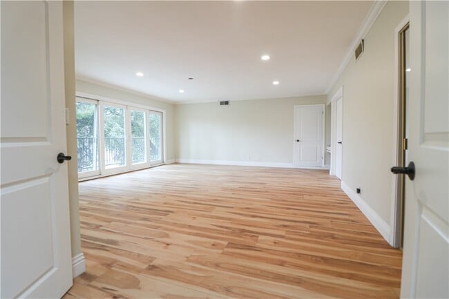 Building Photo - 16608 Park Ln Cir