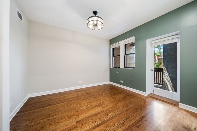 Building Photo - 1469 W Winona St