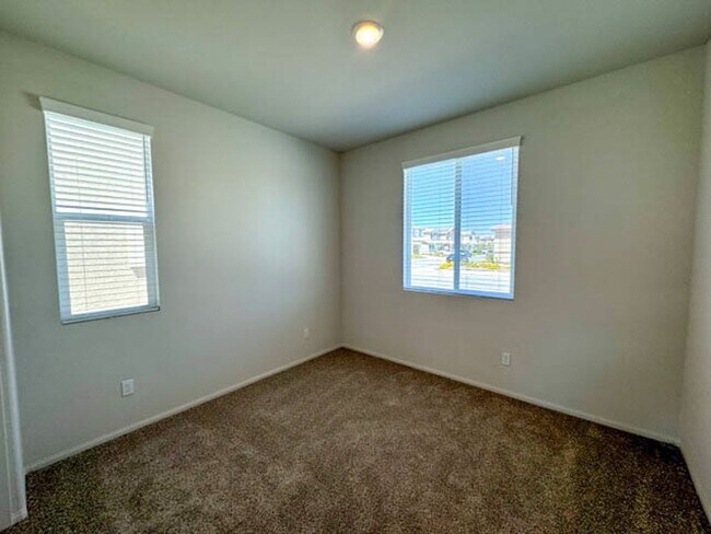 Building Photo - 31799 Woodbank Wy