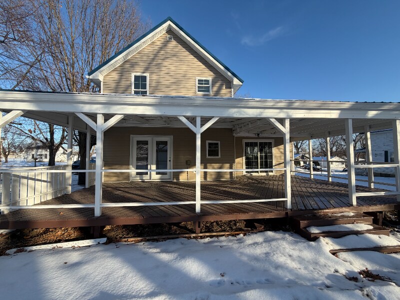 Building Photo - 321 Main St