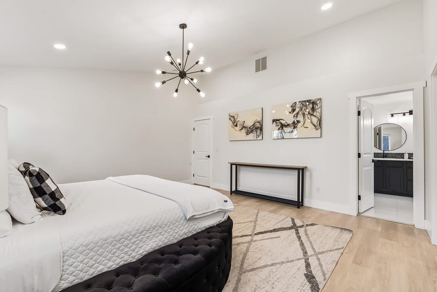 Building Photo - 4061 E Arch Dr