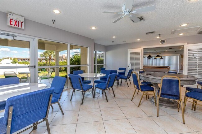 Building Photo - 7984 Sailboat Key Blvd S