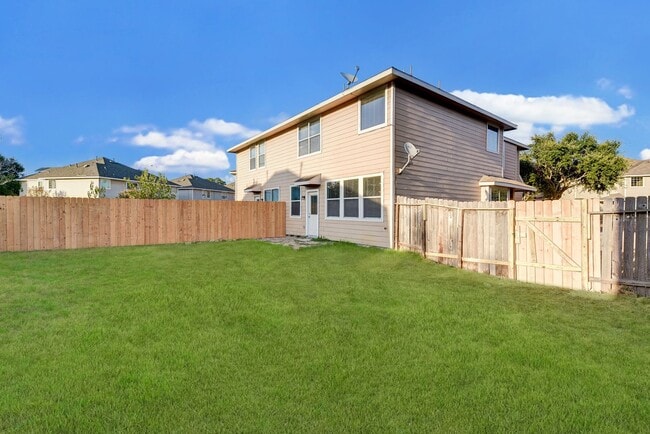 Building Photo - Gorgeous 3bed/2.5bath home!