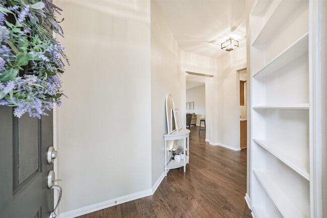 Building Photo - 22015 Falvel Dr