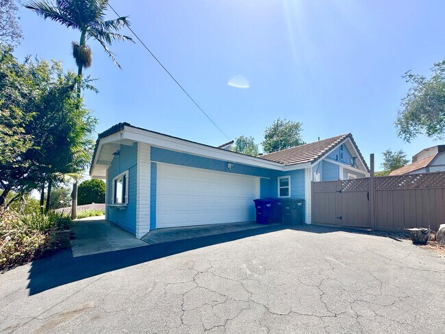 Building Photo - Beautiful Home, in Quiet Country Setting, Large, Private, Fenced Yard Space, with Landscaper Incl...