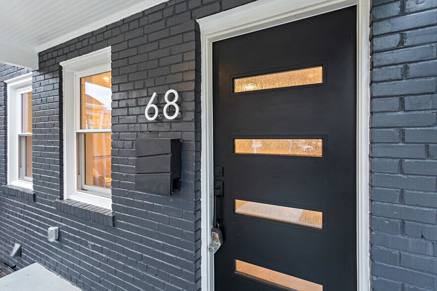 Building Photo - 68 Farragut Pl NW